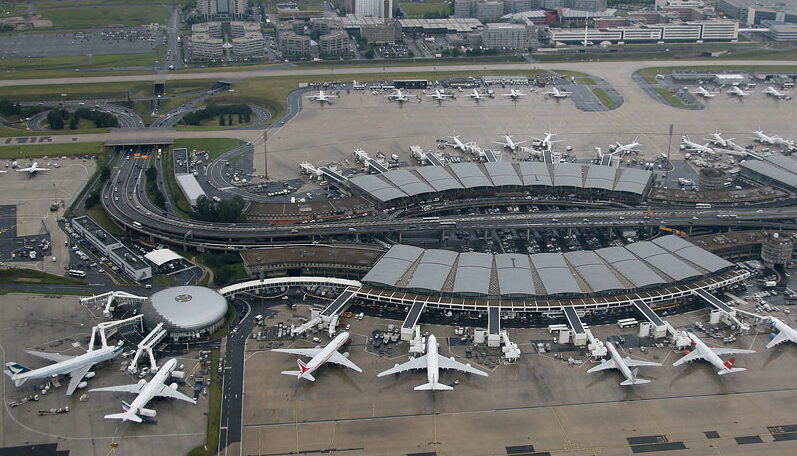 Terminal 2 lotniska Charlesa de Gaulle w Paryżu, fot. Fyodor Borisov, wikimedia