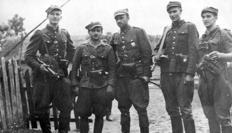 Żołnierze 5 Wileńskiej Brygady AK, fot. wikimedia (domena publiczna)