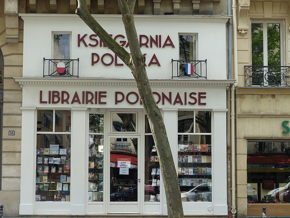 Librairie polonaise de Paris, 123 boulevard Saint-Germain, fot. Elekes Andor — Photographie personnelle, wikimedia (na licencji CC BY-SA 4.0)