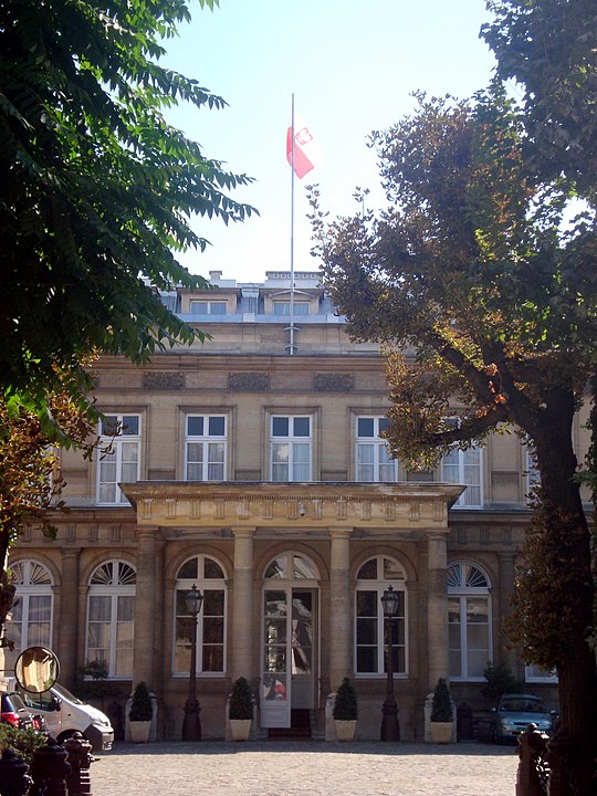 Polska Ambasada w Paryżu, fot. Gnesener1900 - Praca własna, wikimedia (na licencji CC BY-SA 3.0)