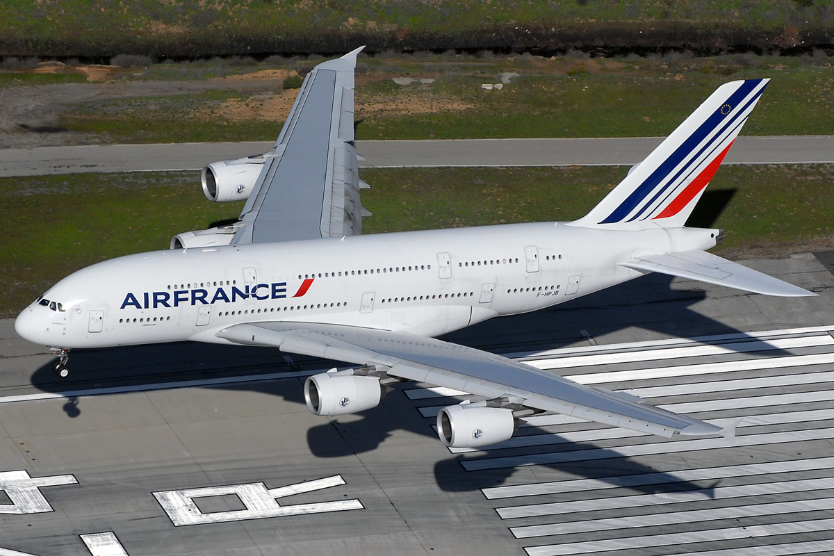 A380 F-HPJB linii Air France, fot. By Jakkrit Prasertwit - http://www.airliners.net/photo/Air-France/Airbus-A380-861/2224603/L/, GFDL 1.2, https://commons.wikimedia.org/w/index.php?curid=37334357