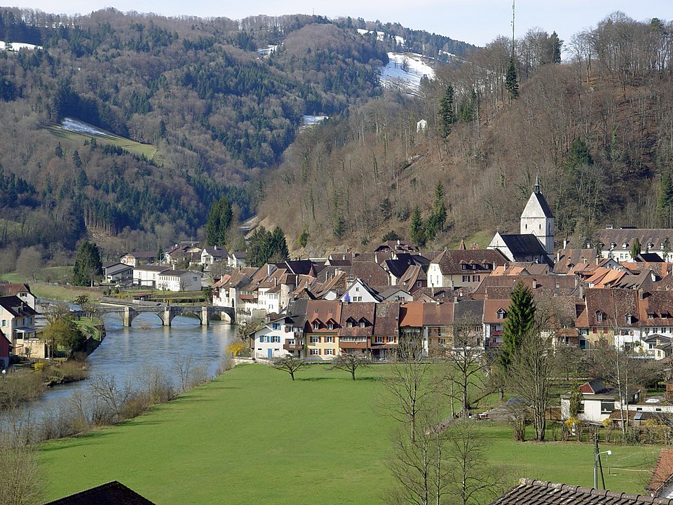 Clos du Doubs, fot. By Yesuitus2001 at de.wikipedia, CC BY-SA 2.5, https://commons.wikimedia.org/w/index.php?curid=15608313