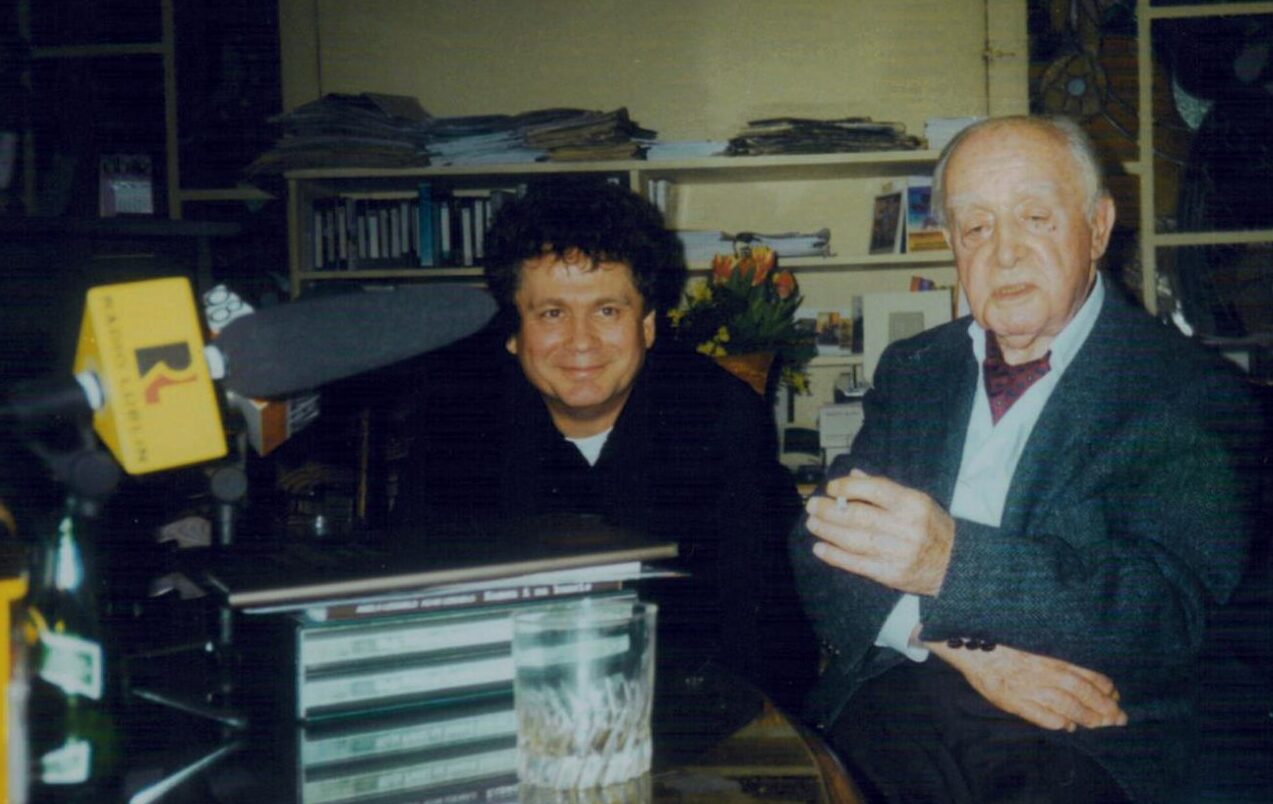Jerzy Giedroyc (po prawej), fot. By Czupal - Praca własna, CC BY-SA 4.0, https://commons.wikimedia.org/w/index.php?curid=78138685