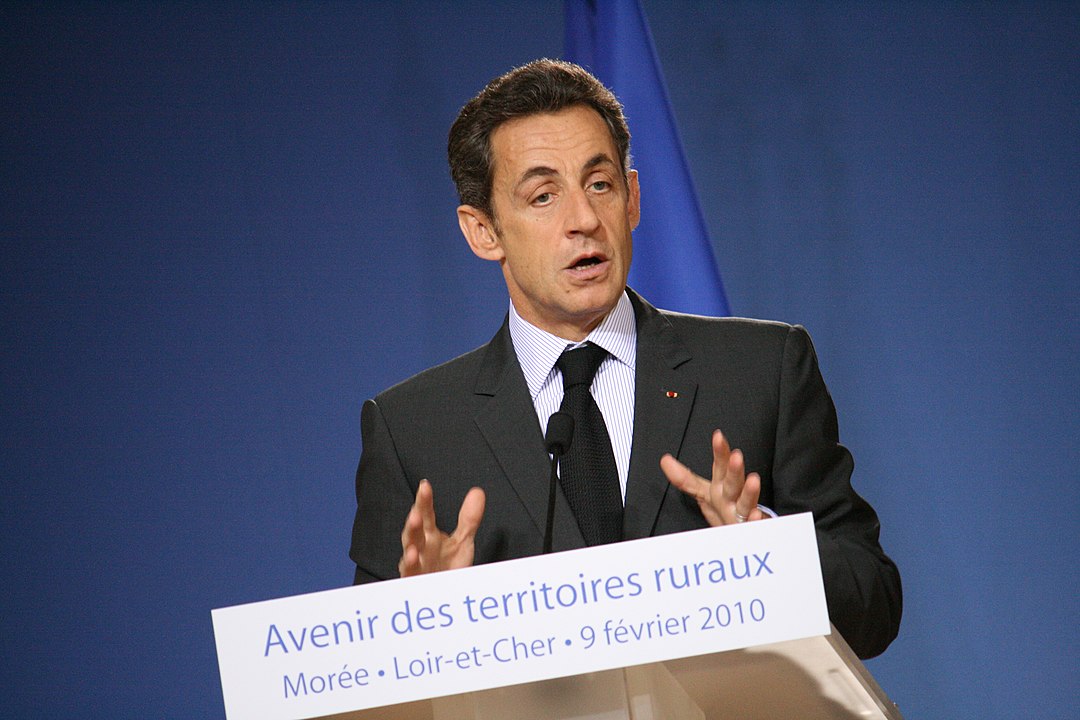 Nicolas Sarkozy prononçant un discours sur l'avenir des territoires ruraux, dans le Loir-et-Cher, le 9 février 2010, Par Richard Pichet — Travail personnel, CC BY-SA 3.0, https://commons.wikimedia.org/w/index.php?curid=17384702