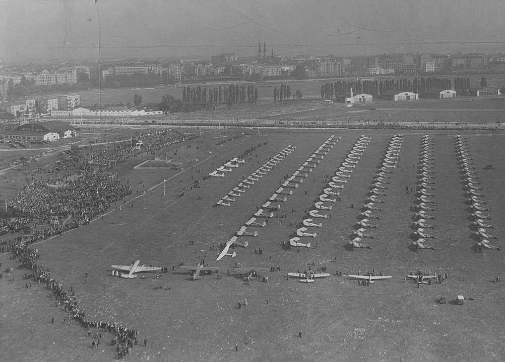 Lotnisko mokotowskie w 1937, fot. wikimedia (domena publiczna)
