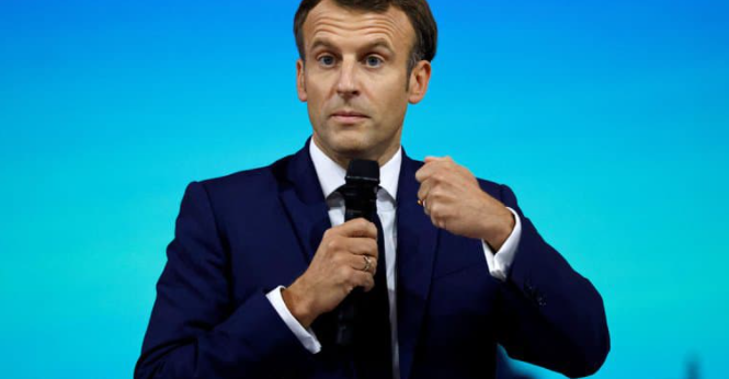 fot. @BFMTV / Twitter / Emmanuel Macron au forum de l'égalité de l'Onu à Paris, le 30 juin 2021 - LUDOVIC MARIN / AFP