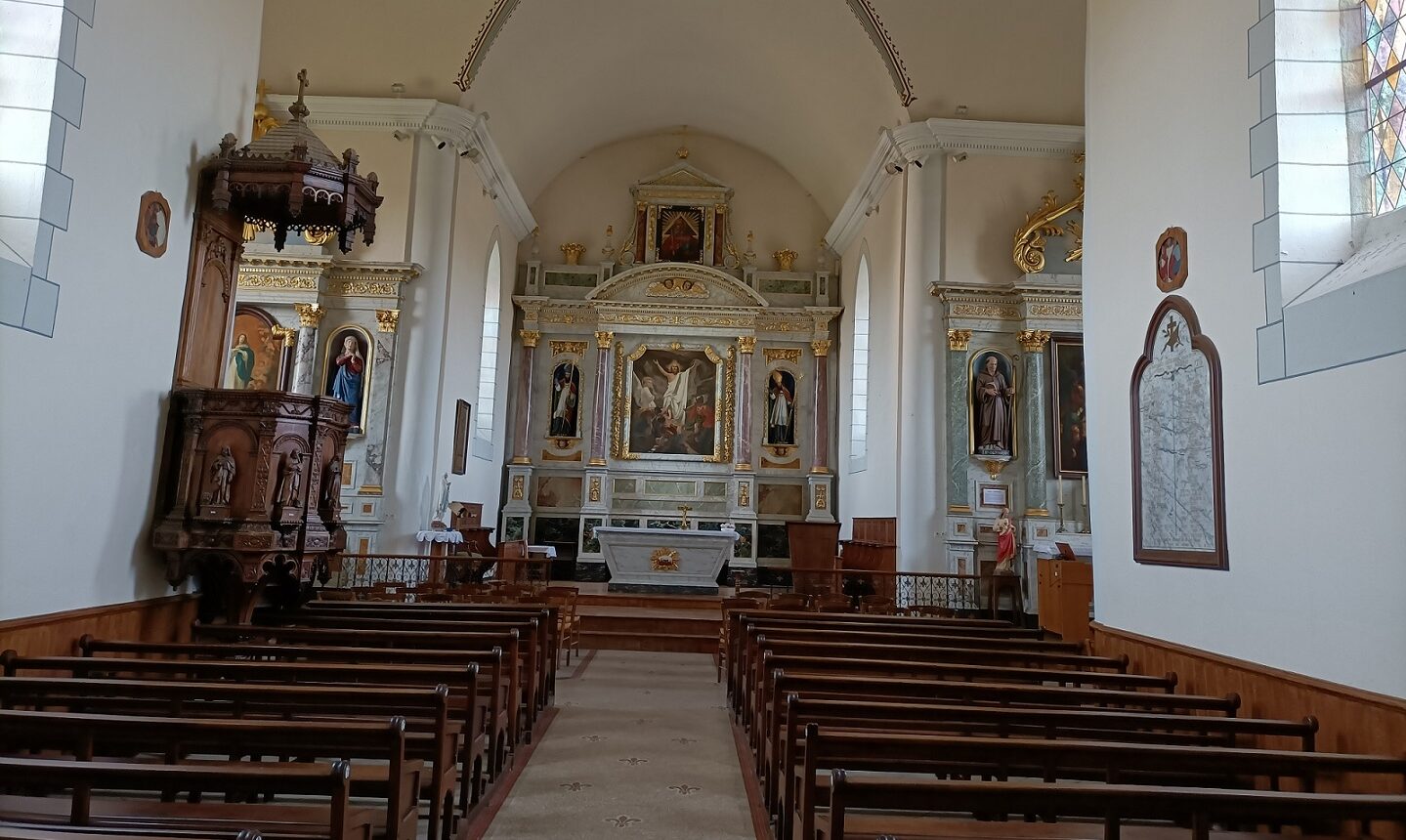 Kościół Saint Eloi w Comblessac; obraz podarowany przez polskich żołnierzy wisi na lewo od ołtarza, fot. dzięki uprzejmości p. Christophe'a Ricauda,
mera Comblessac