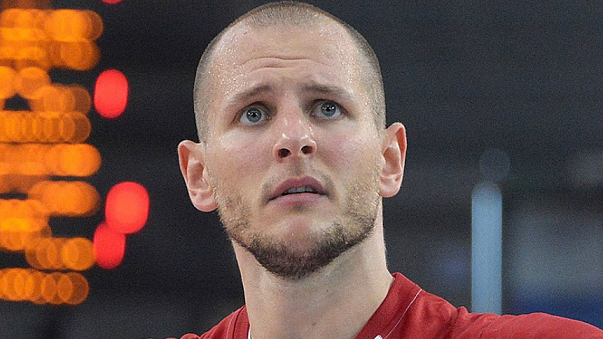 Bartosz Kurek, fot. Autorstwa Katarzyna M. Kozłowska from Łódź, Poland - cropped from: https://commons.wikimedia.org/wiki/File:Volleyball_Nations_League_Poland_-_France_(42450090432).jpg, CC BY 2.0, https://commons.wikimedia.org/w/index.php?curid=73287893