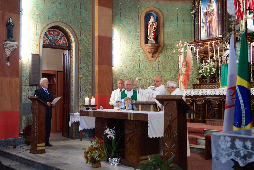 Kościół Polski św. Stanisława Biskupa i Męczennika, zdjęcie z uroczystości patriotycznej, fot. Archiwum ks. Zdzisława Malczewskiego SChr