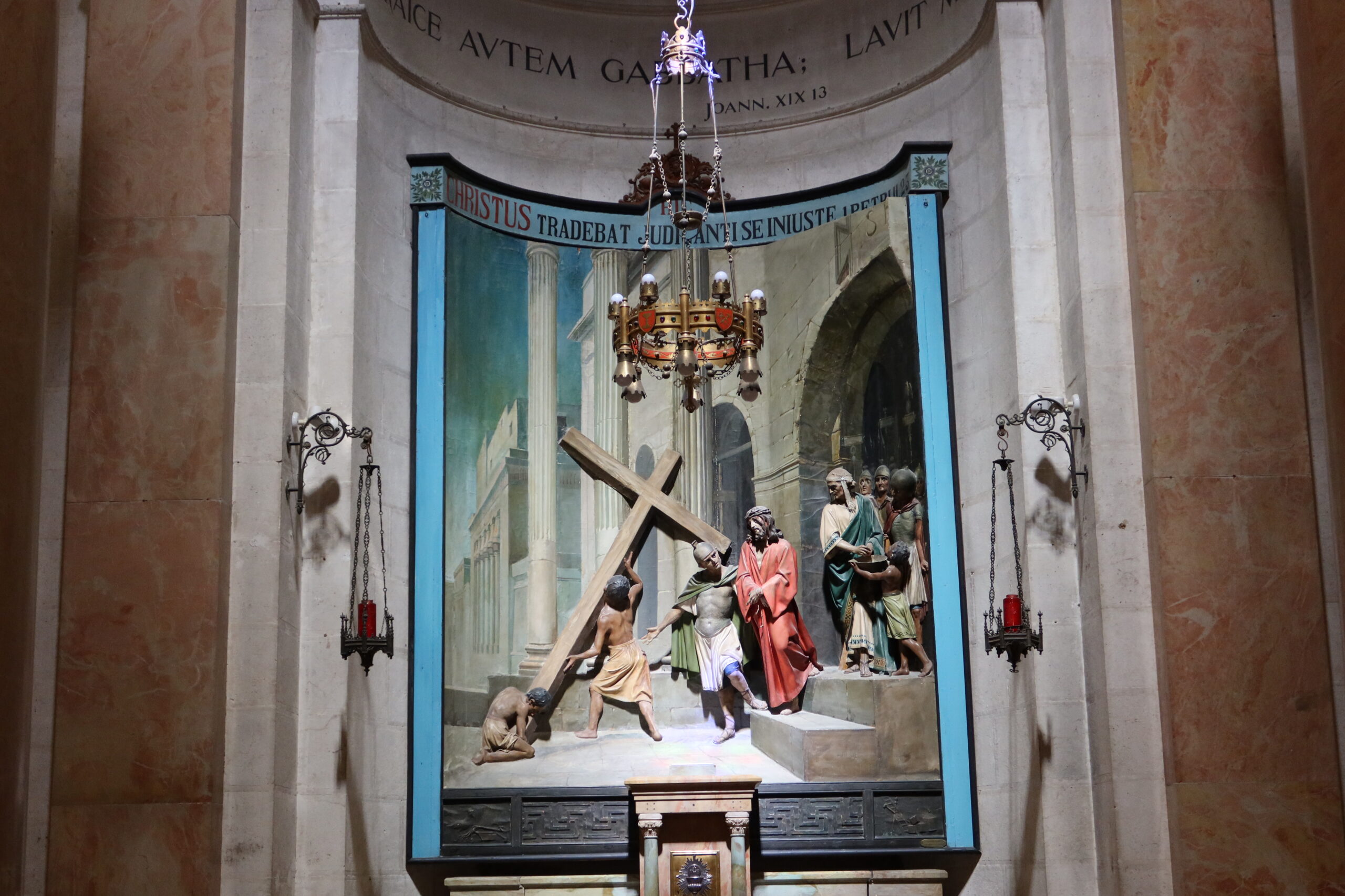 Jezus skazany przez Piłata bierze krzyż na ramiona, Jerozolima, fot. Polskifr.fr / Artur Hanula