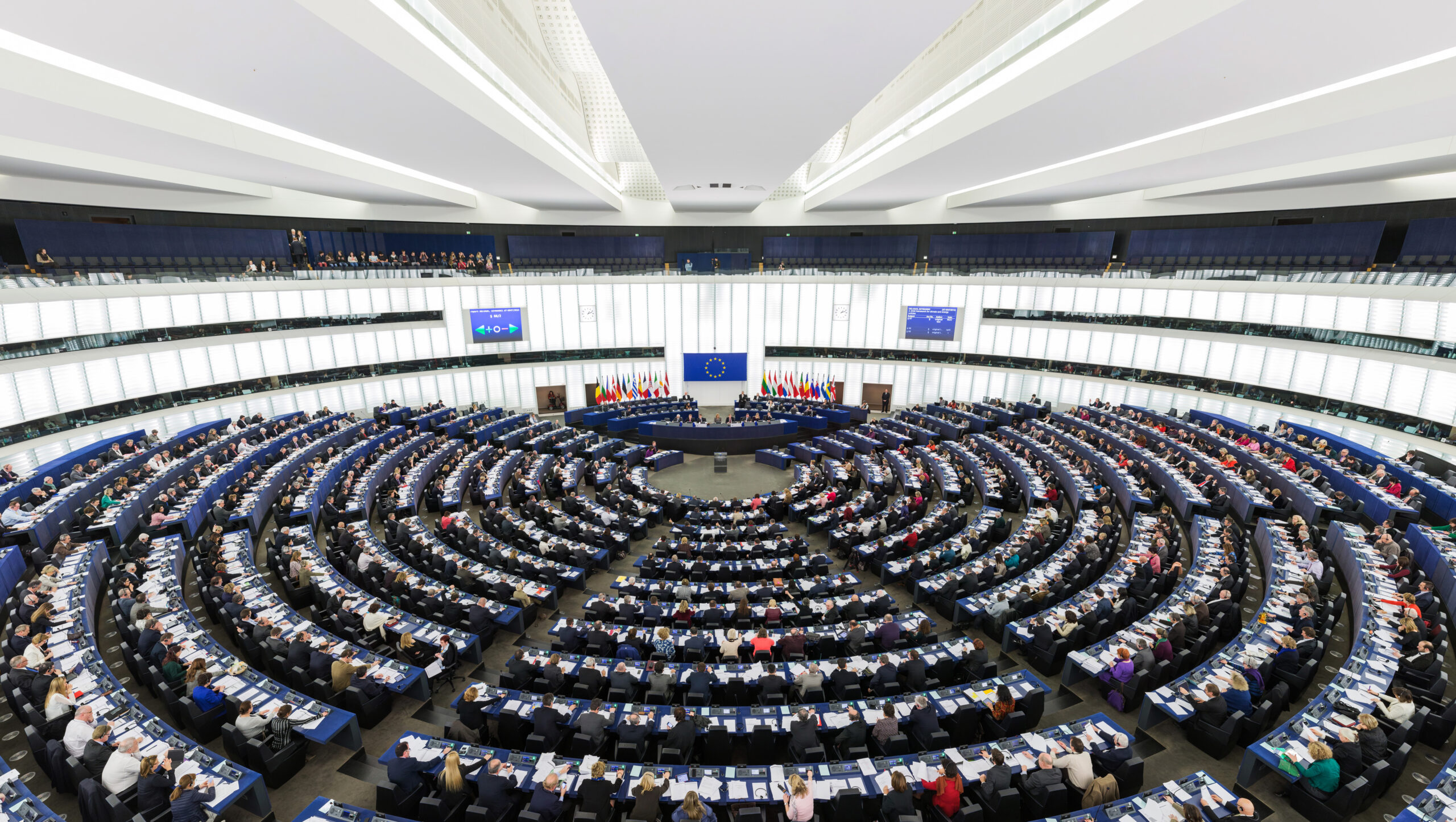 Parlament Europejski w Strasburgu, fot. wikimedia, Autorstwa Diliff - Praca własna, CC BY-SA 3.0, https://commons.wikimedia.org/w/index.php?curid=35972521