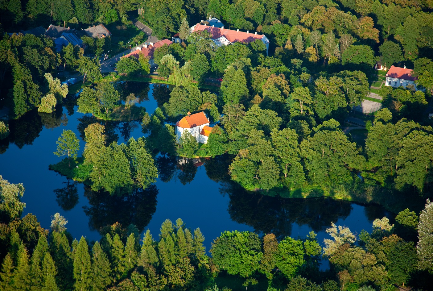 Kościół na wodzie - jedna z atrakcji Zwierzyńca, fot. archiwum burmistrz Edyty Wolanin