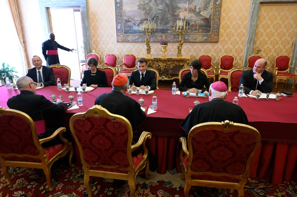 Prezydent Macron w watykańskim Sekretariacie Stanu, fot. Vatican Media