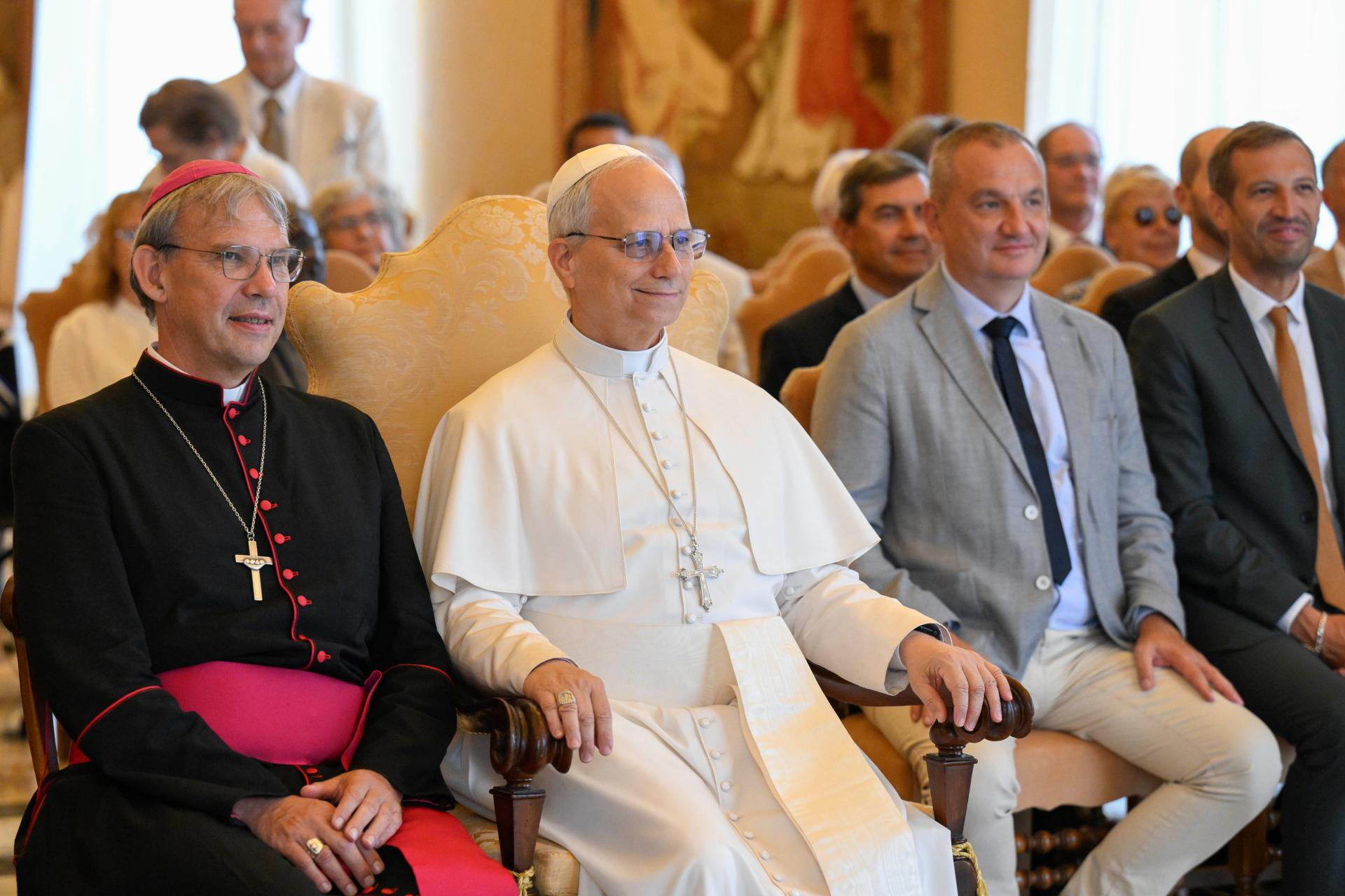 Leon XIV i delegacja z Francji, fot. Vatican Media