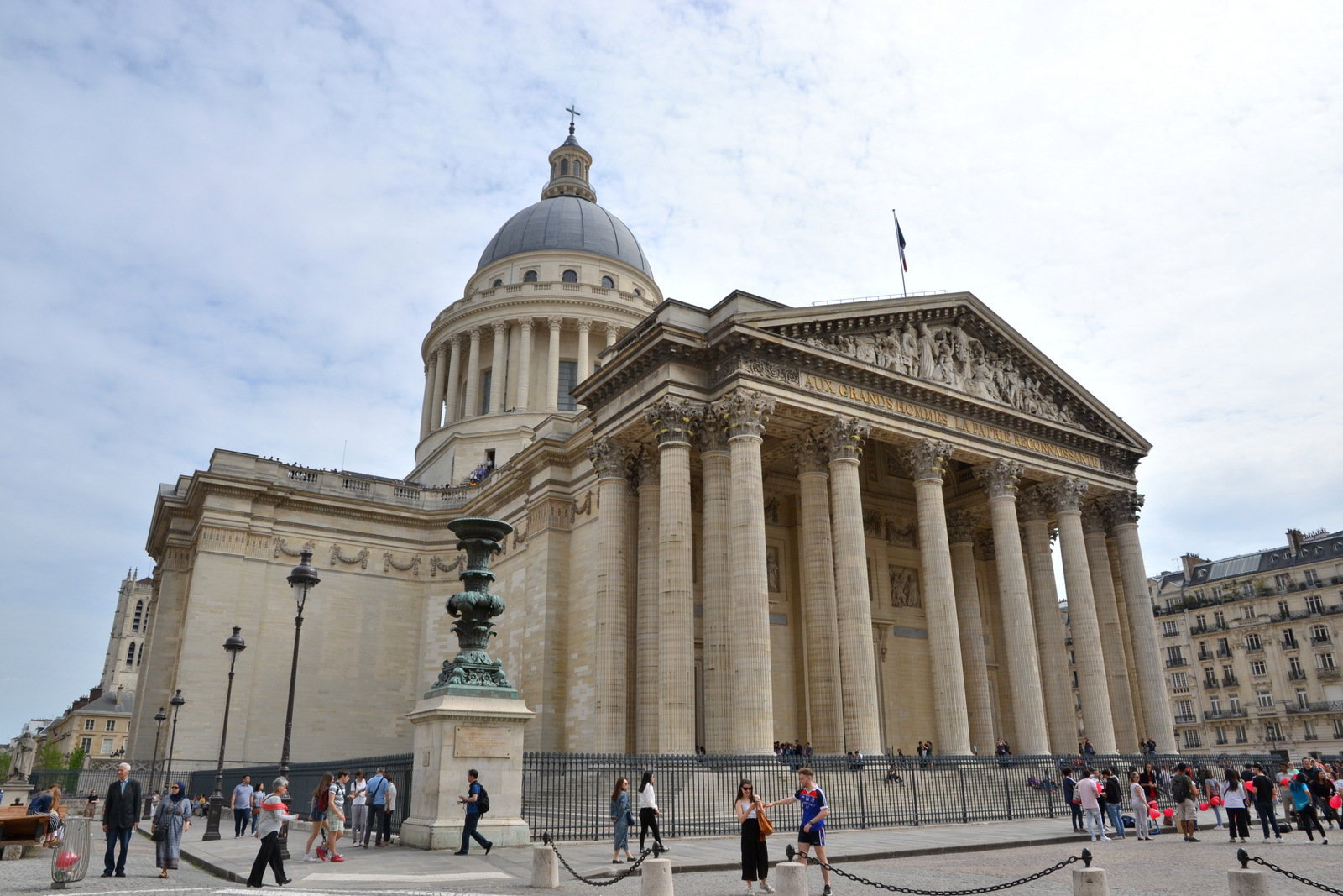 Bryła Panteonu w Paryżu, fot. Autorstwa Olivier CABARET from PARIS, FRANCE - Le Panthéon, CC BY 2.0, https://commons.wikimedia.org/w/index.php?curid=78478593