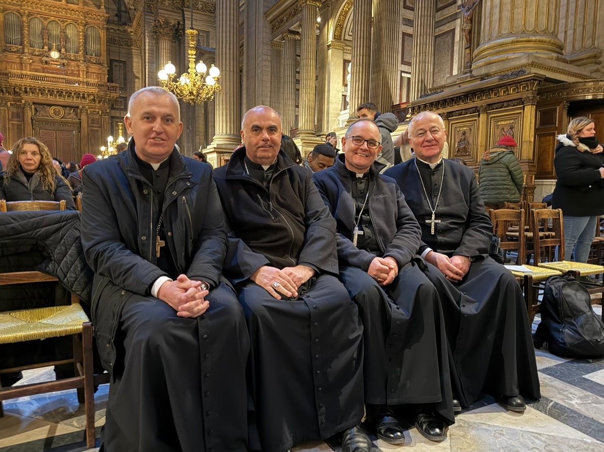 Polscy biskupi w Paryżu; od lewej: bp Grzegorz Suchodolski, bp Adam Bab, abp Andrzej Przybylski, bp Artur Ważny, fot. ks. B. Kania