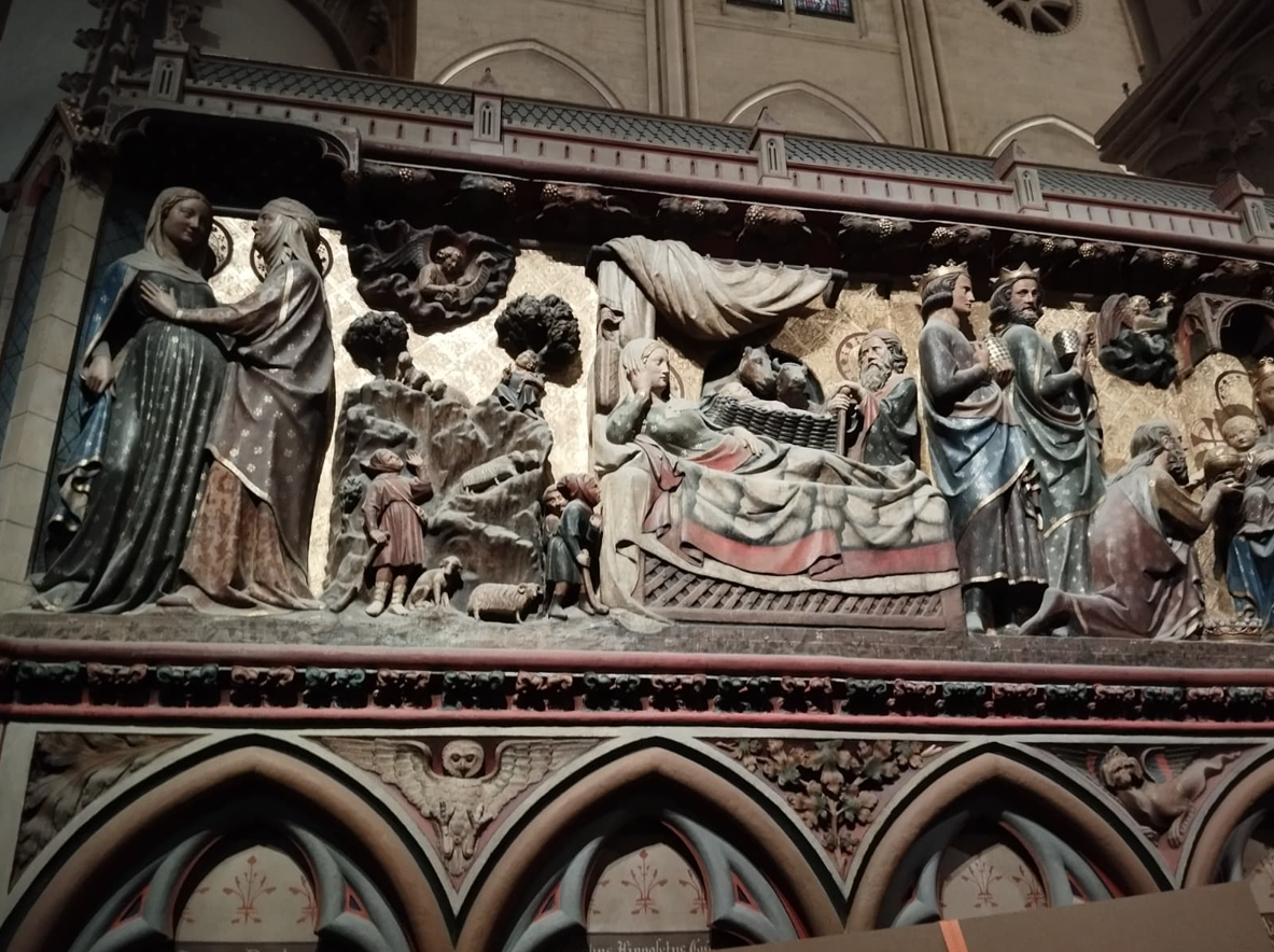 Sceny z życia Matki Bożej, katedra Notre-Dame w Paryżu, fot. Artur Hanula / Polskifr.fr